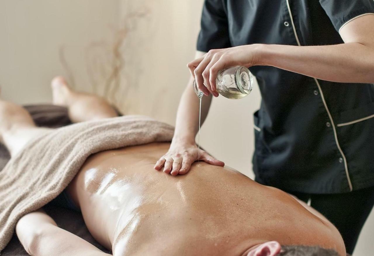 Hotel Fado Spa & Restaurant Свідниця Екстер'єр фото